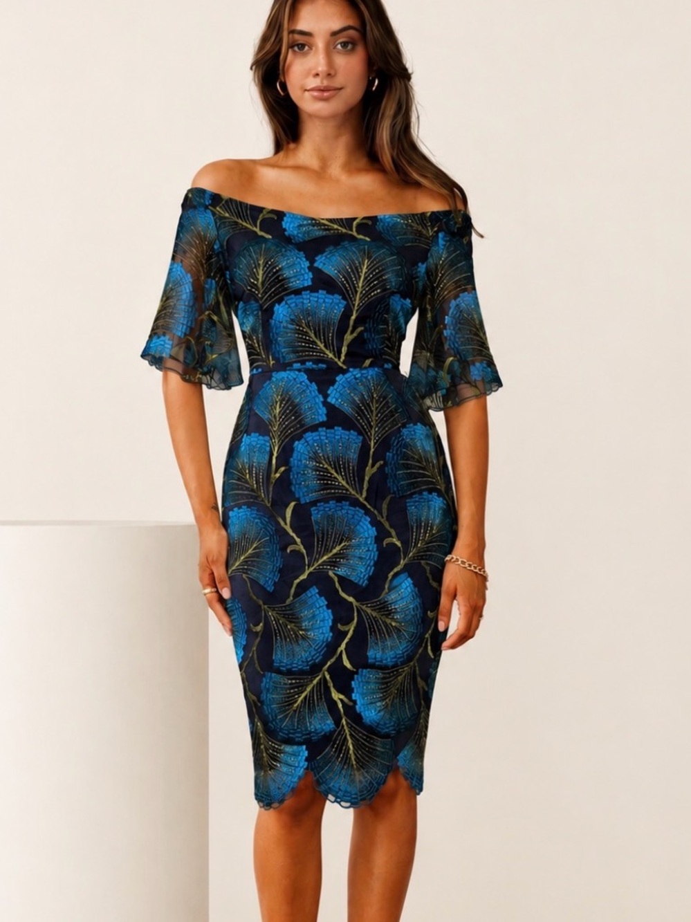 Trina Turk Naomi Off-Shoulder Peacock Floral Lace Cocktail Dress Size 2